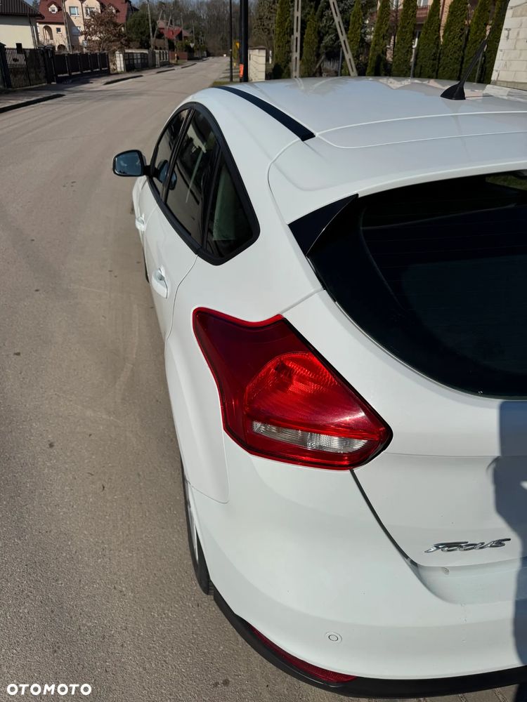 Ford Focus 1.5 TDCi SYNC Edition - 19