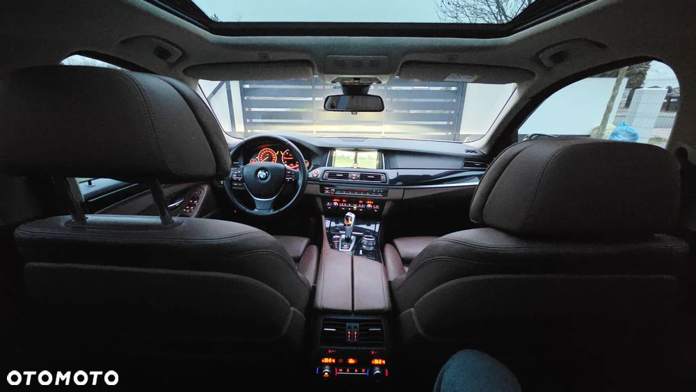 BMW Seria 5 525d xDrive - 2