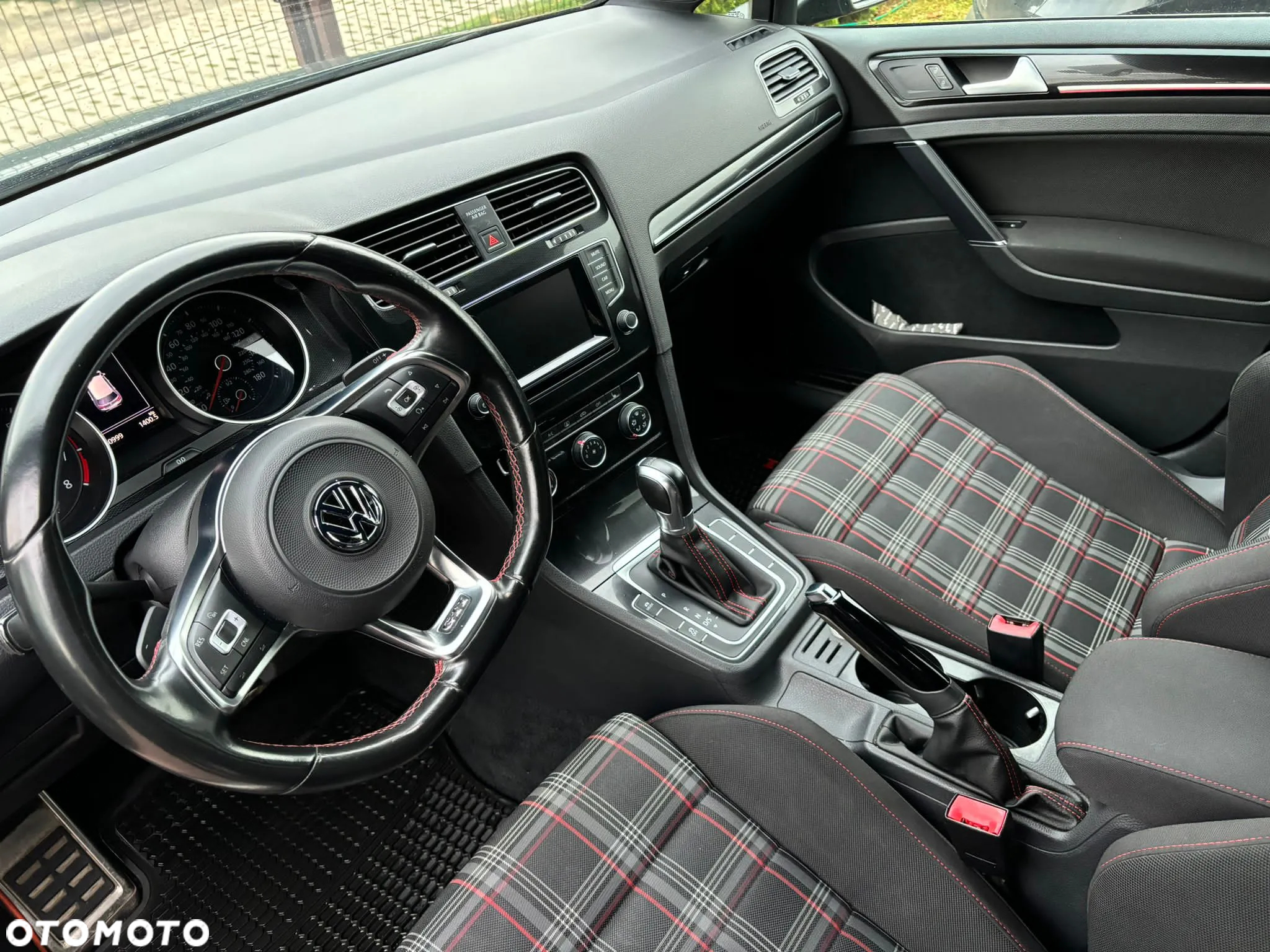 Volkswagen Golf VI 2.0 TSI GTI DSG - 4