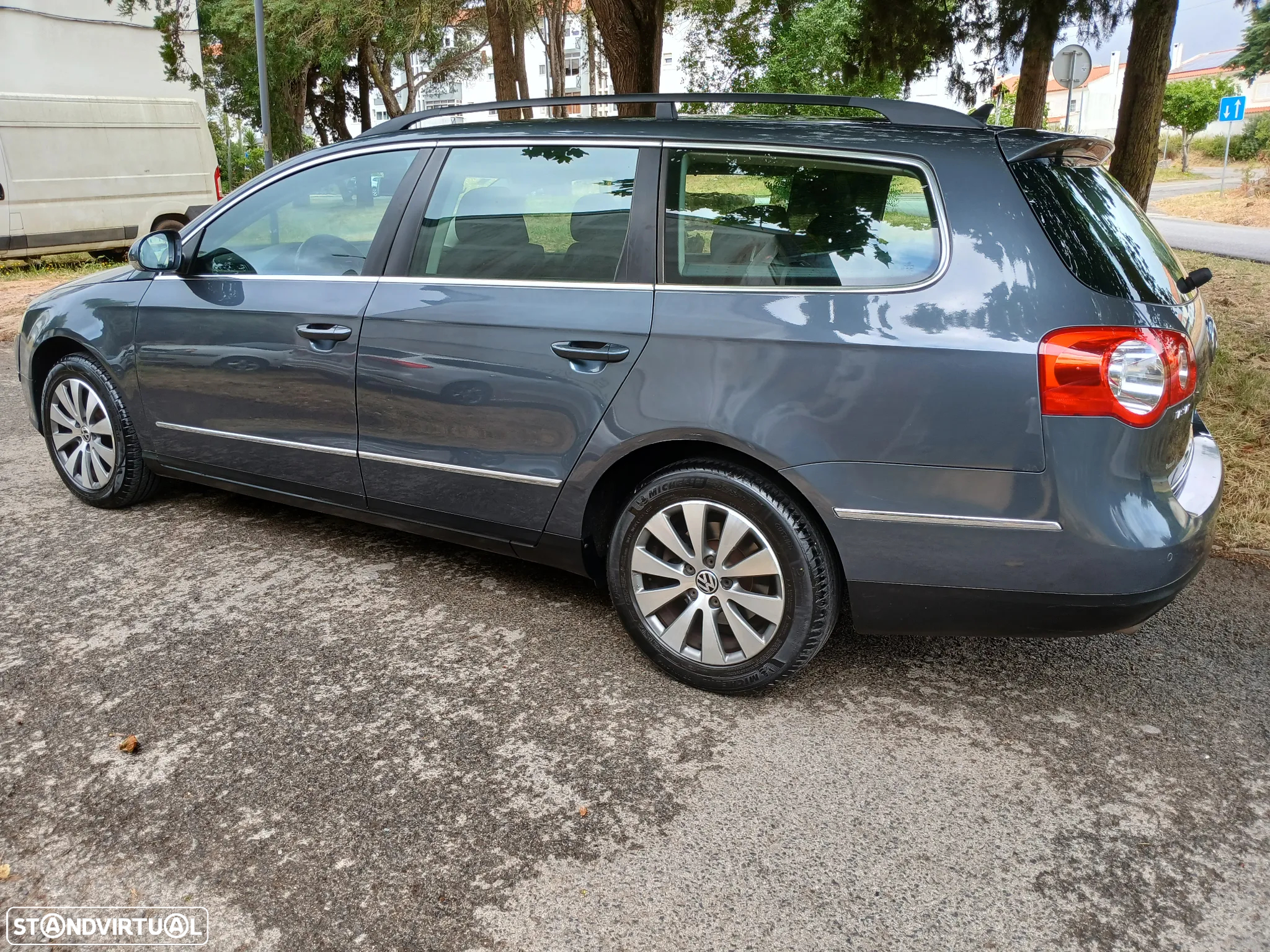 VW Passat Variant 1.6 TDI Confortline BlueMotion - 2