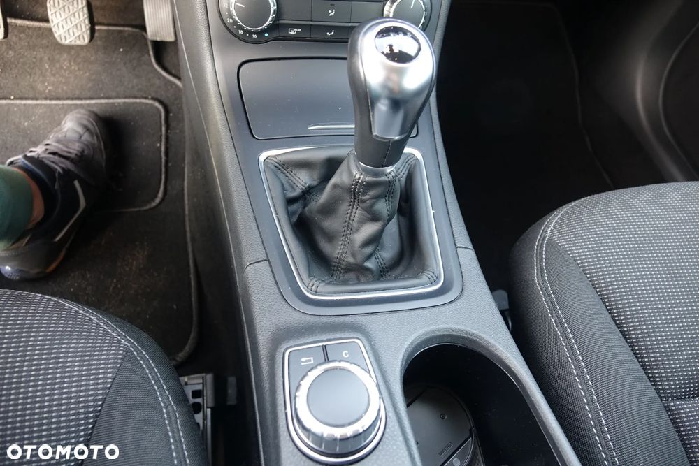 Mercedes-Benz Klasa B 180 - 22