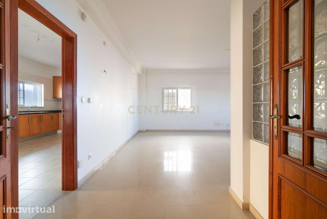 Moradia T4+1 | 368 m² | Garagem para 4 Viaturas | Casal do Bispo, Famõ - Grande imagem: 4/56