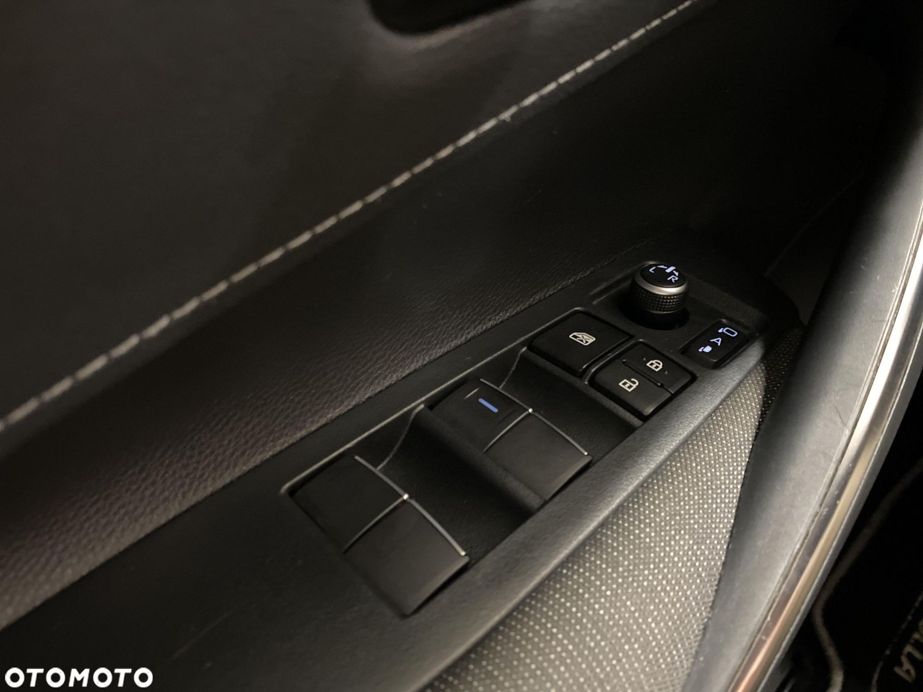 Toyota Corolla 1.8 Hybrid Comfort - 21