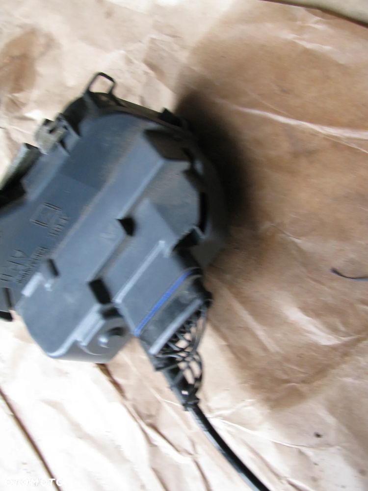 ZESTAW ZAMEK DRZWI ORAZ KLAMKA PRAWY TYŁ SPRAWNE RENAULT MEGANE II 212467 - 4