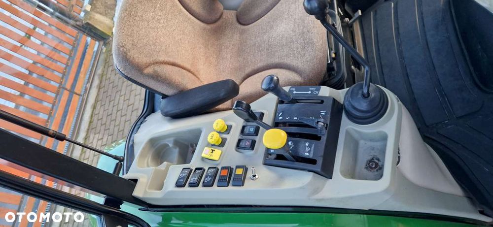 John Deere 3720 - 13