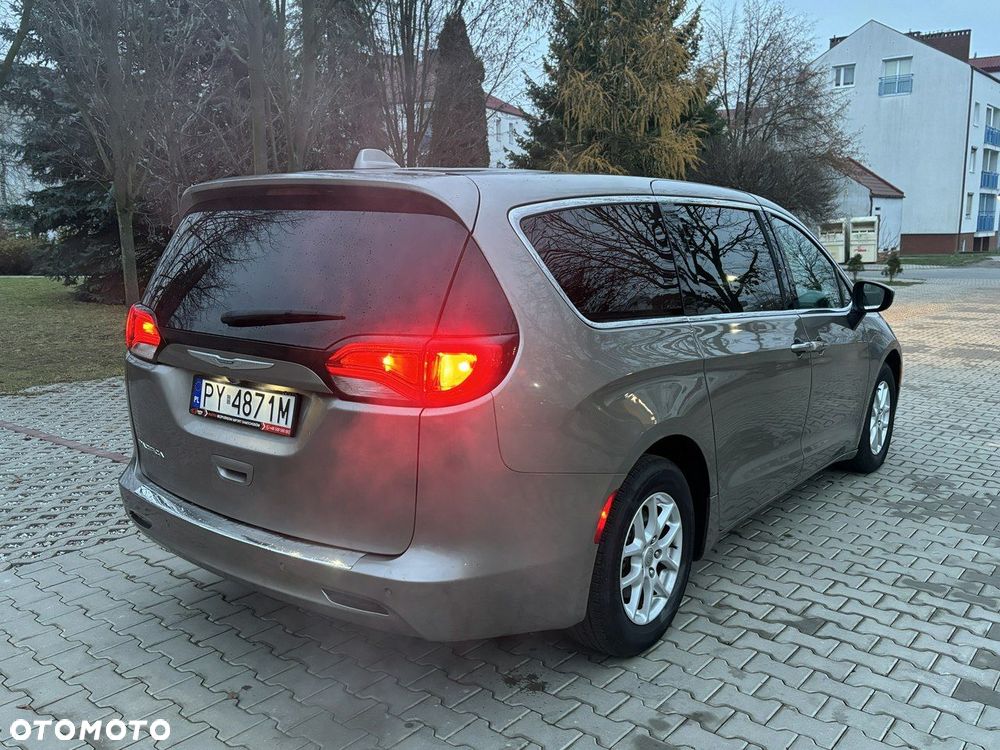 Chrysler Pacifica - 8