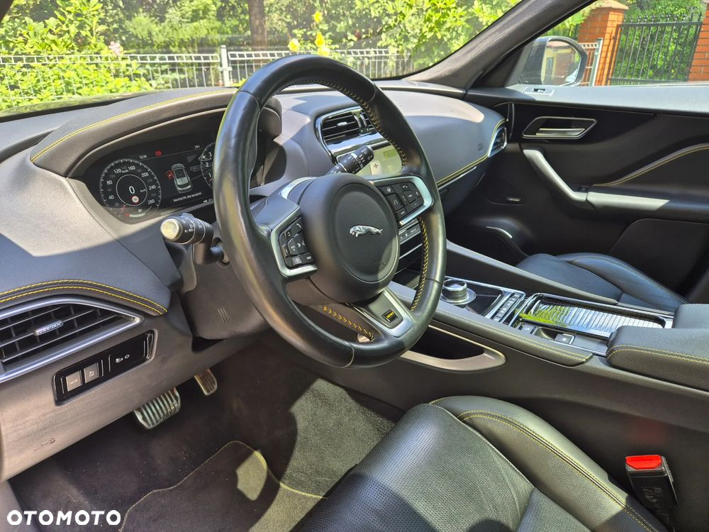 Jaguar F-Pace 2.0 i4P AWD 300 Sport - 16