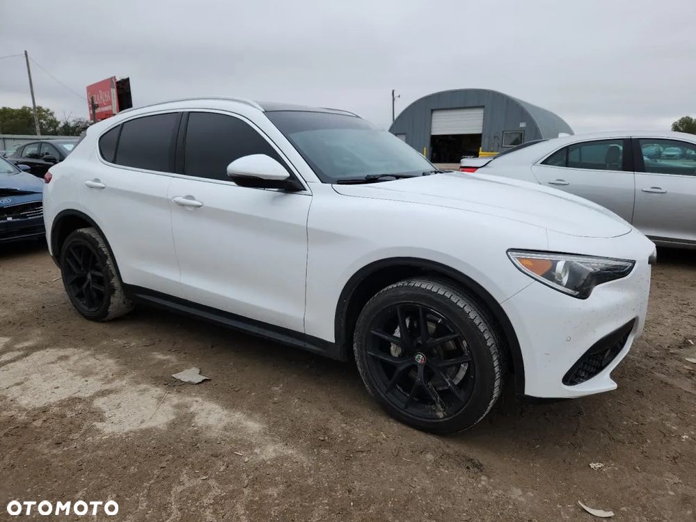 Alfa Romeo Stelvio 2.0 Turbo 16V AT8-Q4 Ti - 2