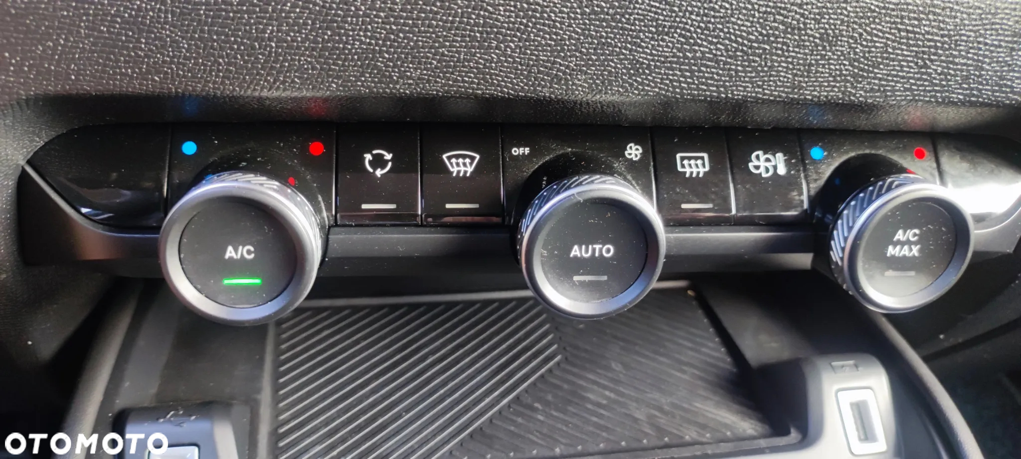 Citroën C4 PureTech 130 Stop&Start FEEL PACK - 8