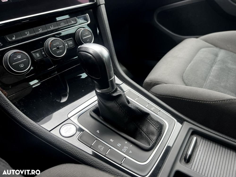 Volkswagen Golf - 12