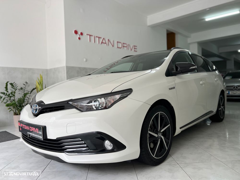 Toyota Auris Touring Sports 1.8 HSD Comfort - 1