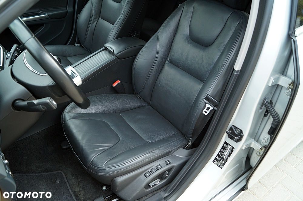 Volvo S60 D5 Summum - 19
