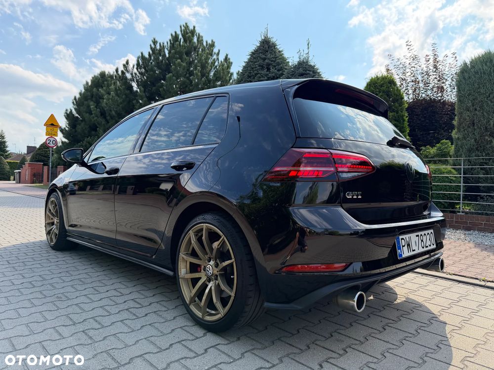 Volkswagen Golf - 14