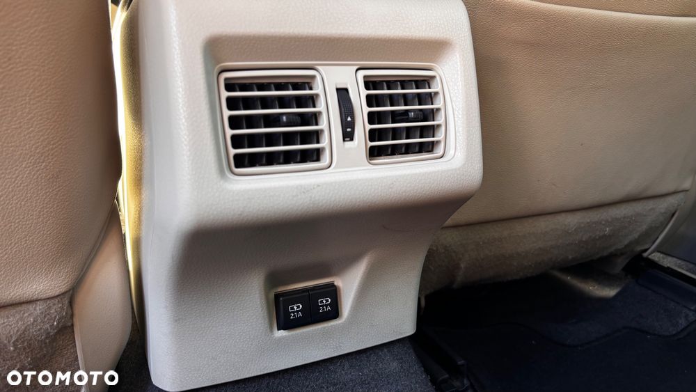 Toyota Camry 2.5 Hybrid Comfort CVT - 19