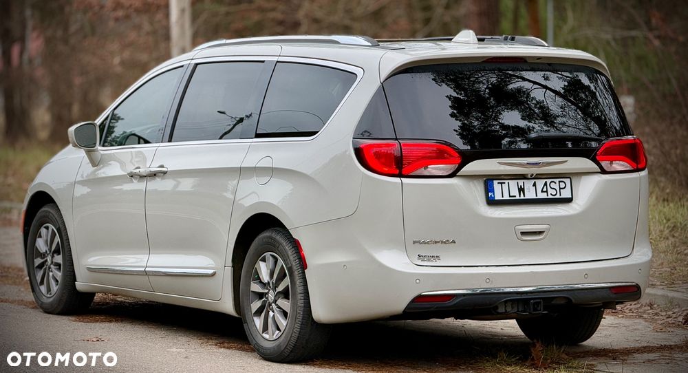 Chrysler Pacifica - 15