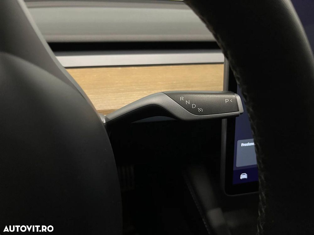 TESLA Model 3 2021 — imagine 28