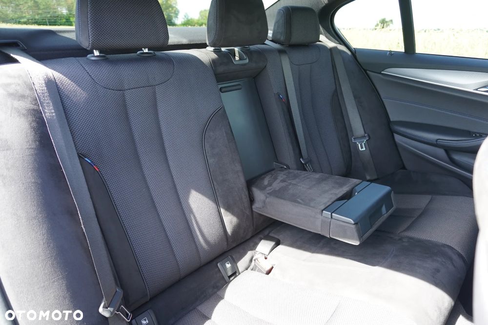 BMW Seria 5 530e iPerformance GPF M Sport sport - 25