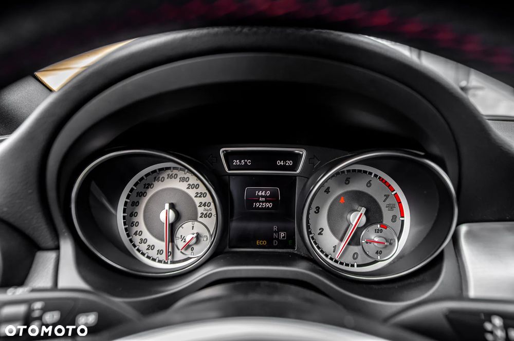 Mercedes-Benz GLA 250 4Matic 7G-DCT AMG Line - 26