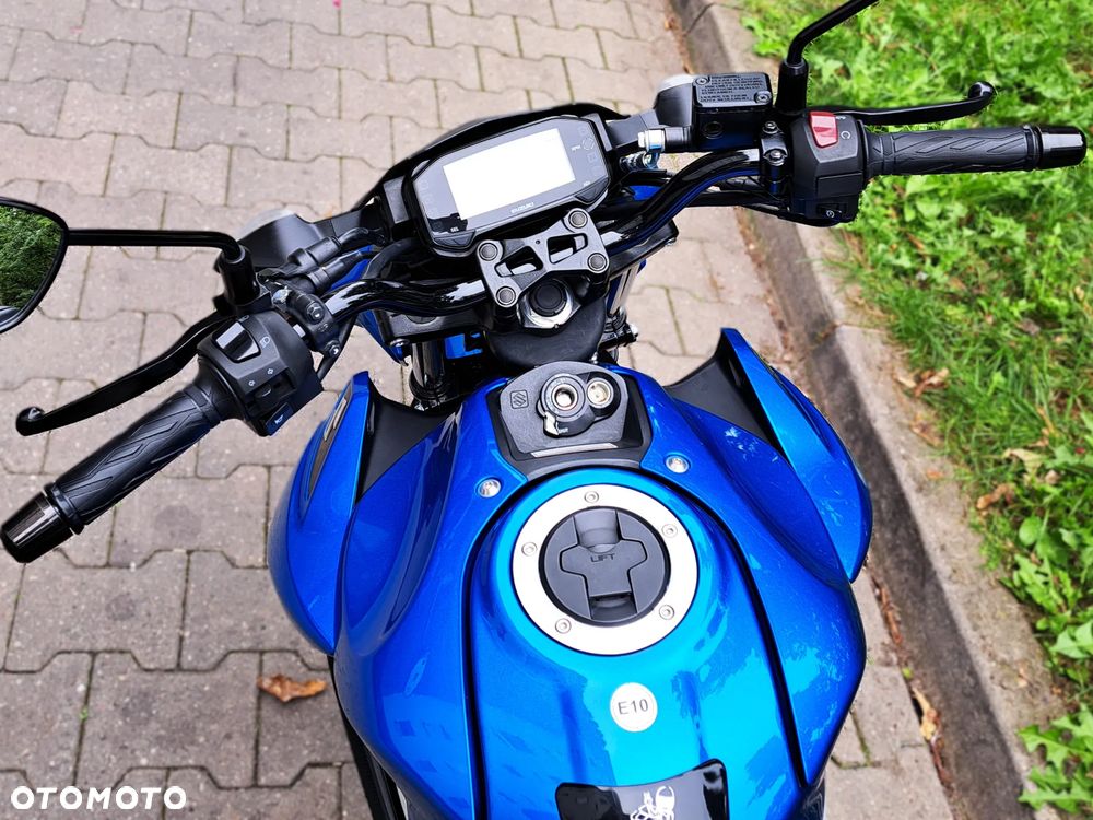 Suzuki GSX - 7