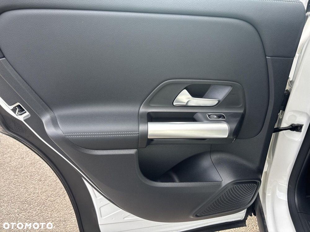 Mercedes-Benz EQA - 22