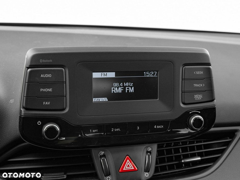 Hyundai i30 1.5 DPI Classic + - 21