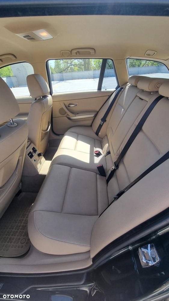 BMW Seria 3 318i - 13