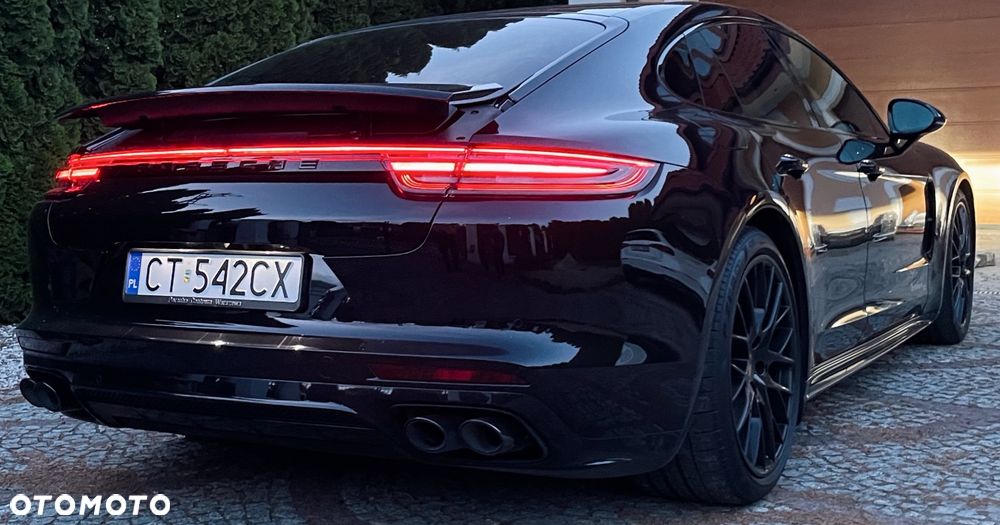 Porsche Panamera 4 E-Hybrid 10 Years Edition - 18