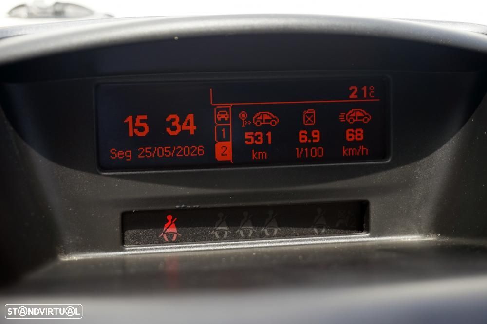 Peugeot 207 1.4 16V Trendy - 12