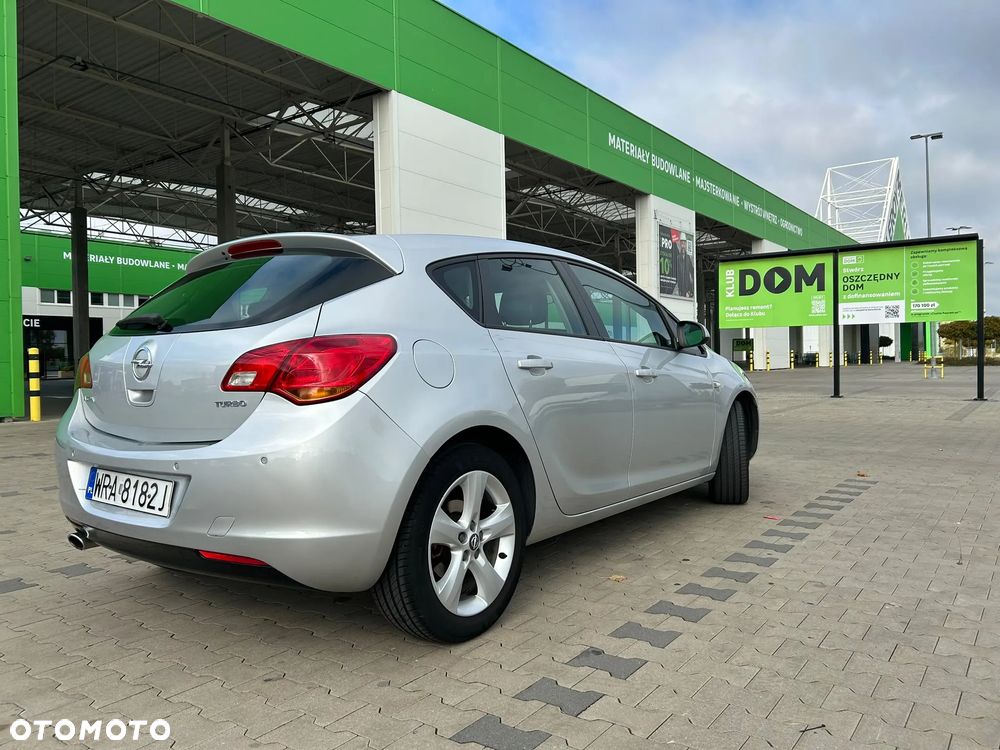 Opel Astra 2012 photo 5