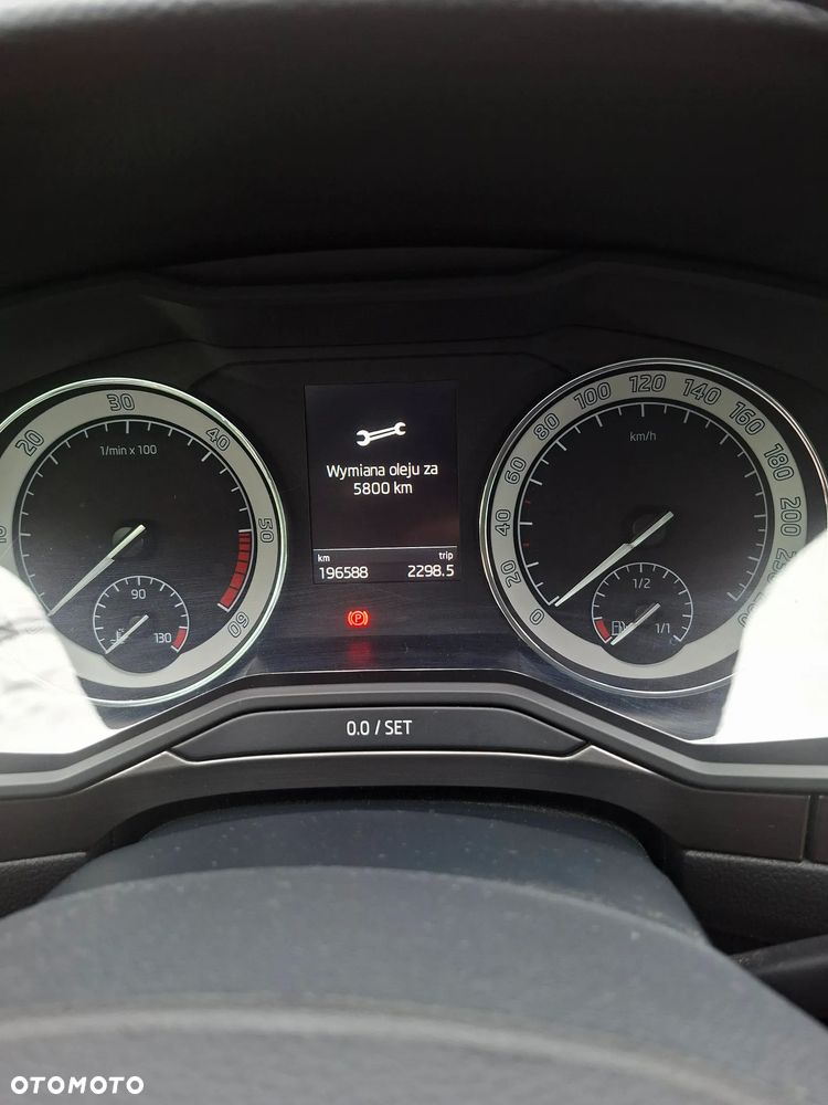 Skoda Superb 2.0 TDI DSG Active - 14