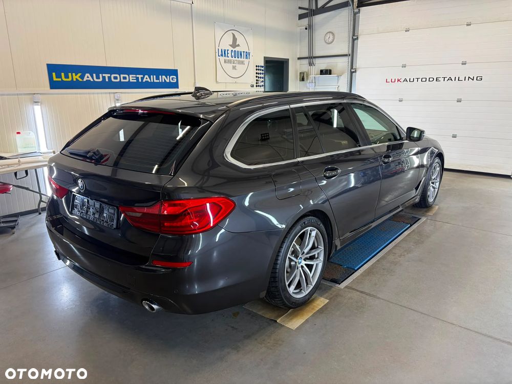 BMW Seria 5 520d Luxury Line - 4