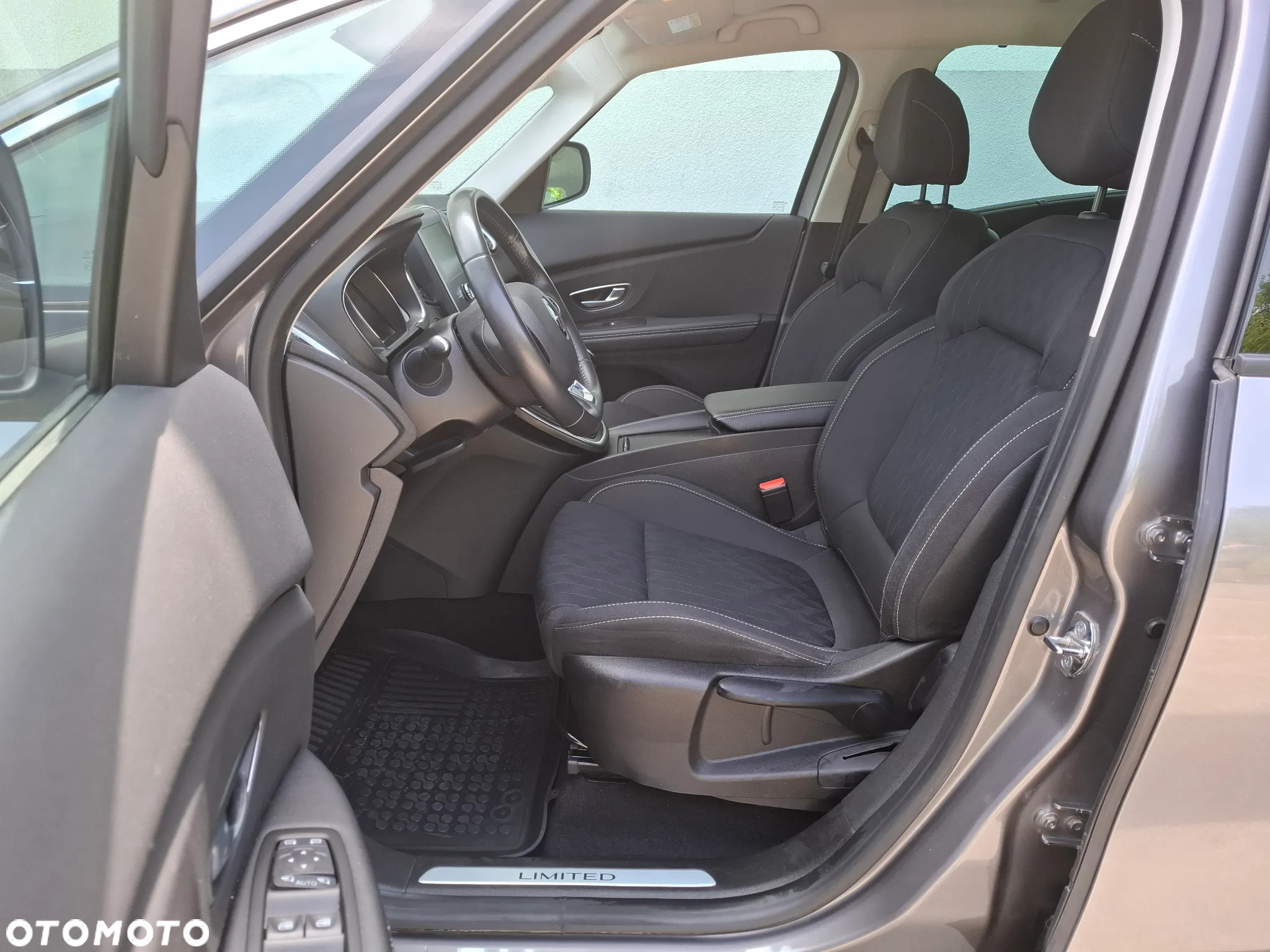 Renault Scenic ENERGY TCe 140 LIMITED - 9