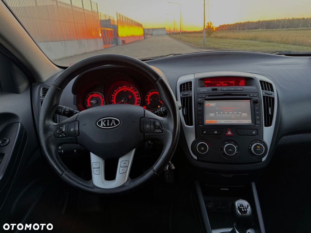 Kia ProCeed - 10