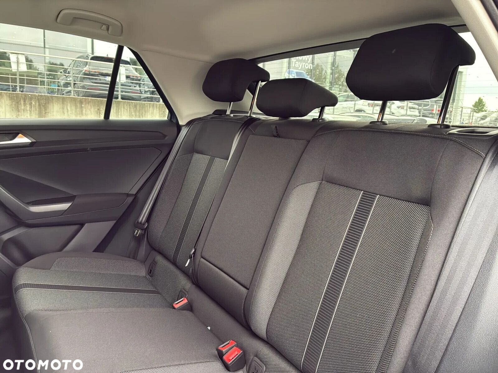 Volkswagen T-Roc - 7