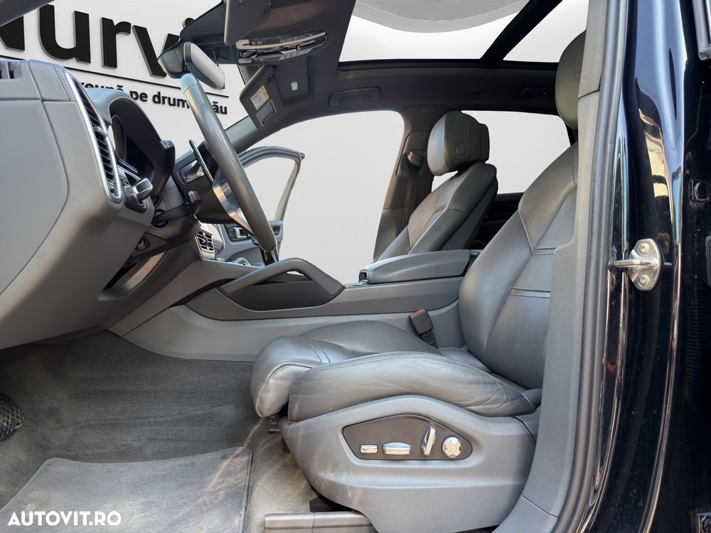 Porsche Cayenne Tiptronic S - 13