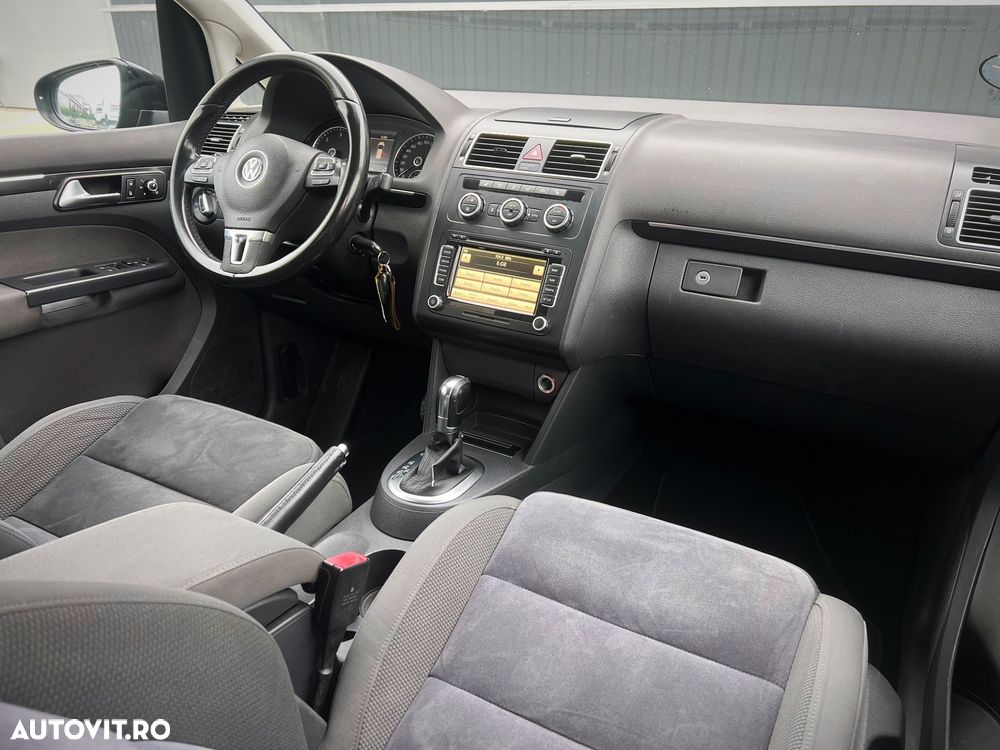 Volkswagen Touran 2.0 TDI DPF DSG Highline - 7