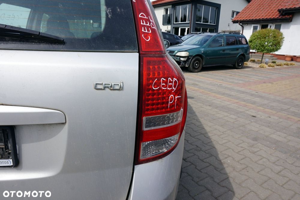 LAMPA TYLNA PRAWA CEED I LIFT KOMBI 92402-1H350 92404-1H350 KIA 2009-2012 - 3