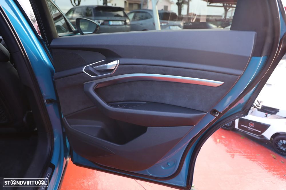 Audi e-tron 55 quattro S line - 13