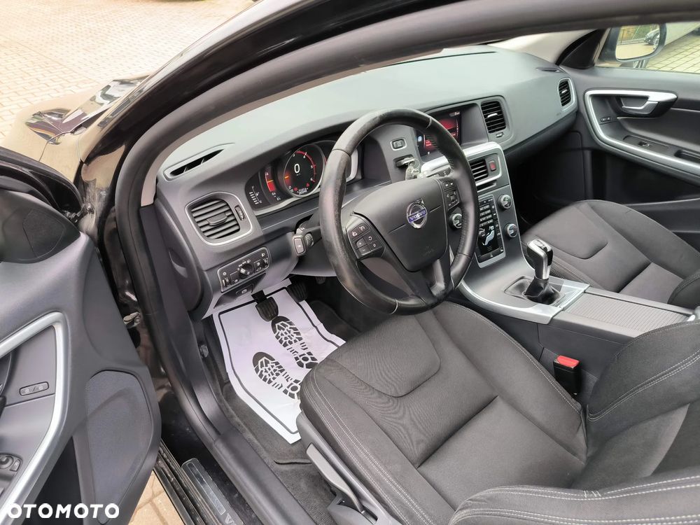 Volvo V60 D2 Drive-E Dynamic Edition (Kinetic) - 16