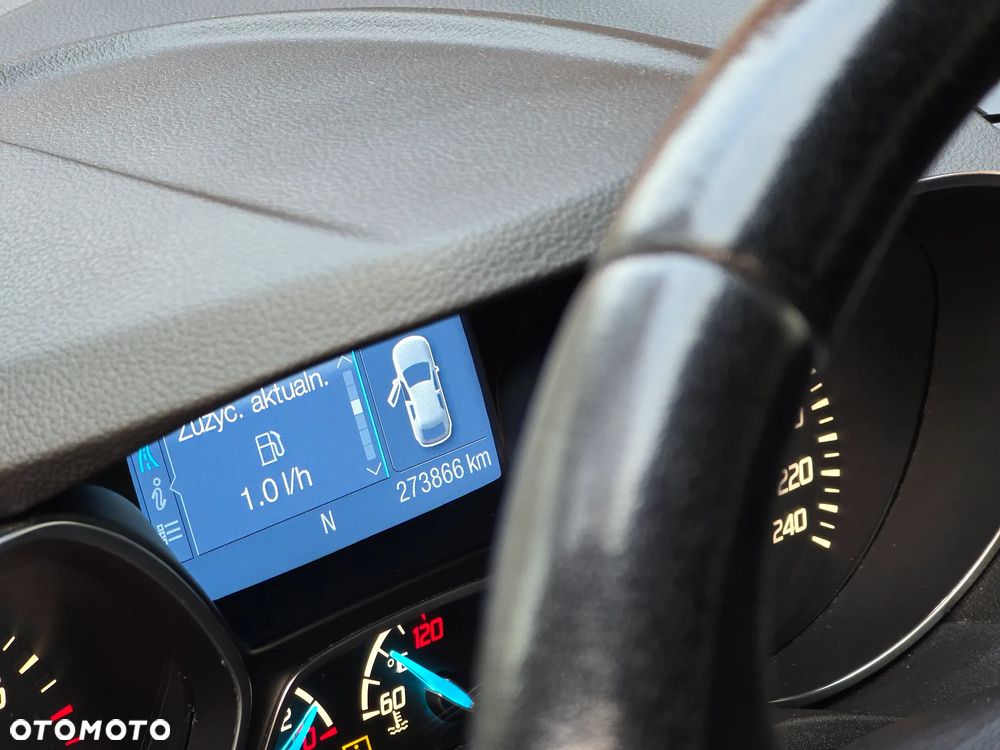 Ford Kuga 1.6 EcoBoost 2x4 Titanium - 11