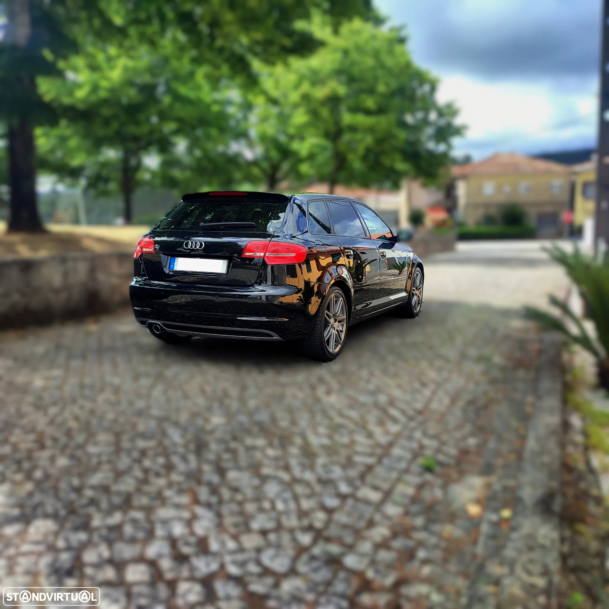 Audi A3 Sportback 1.6 TDI S line Sport Pack - 4