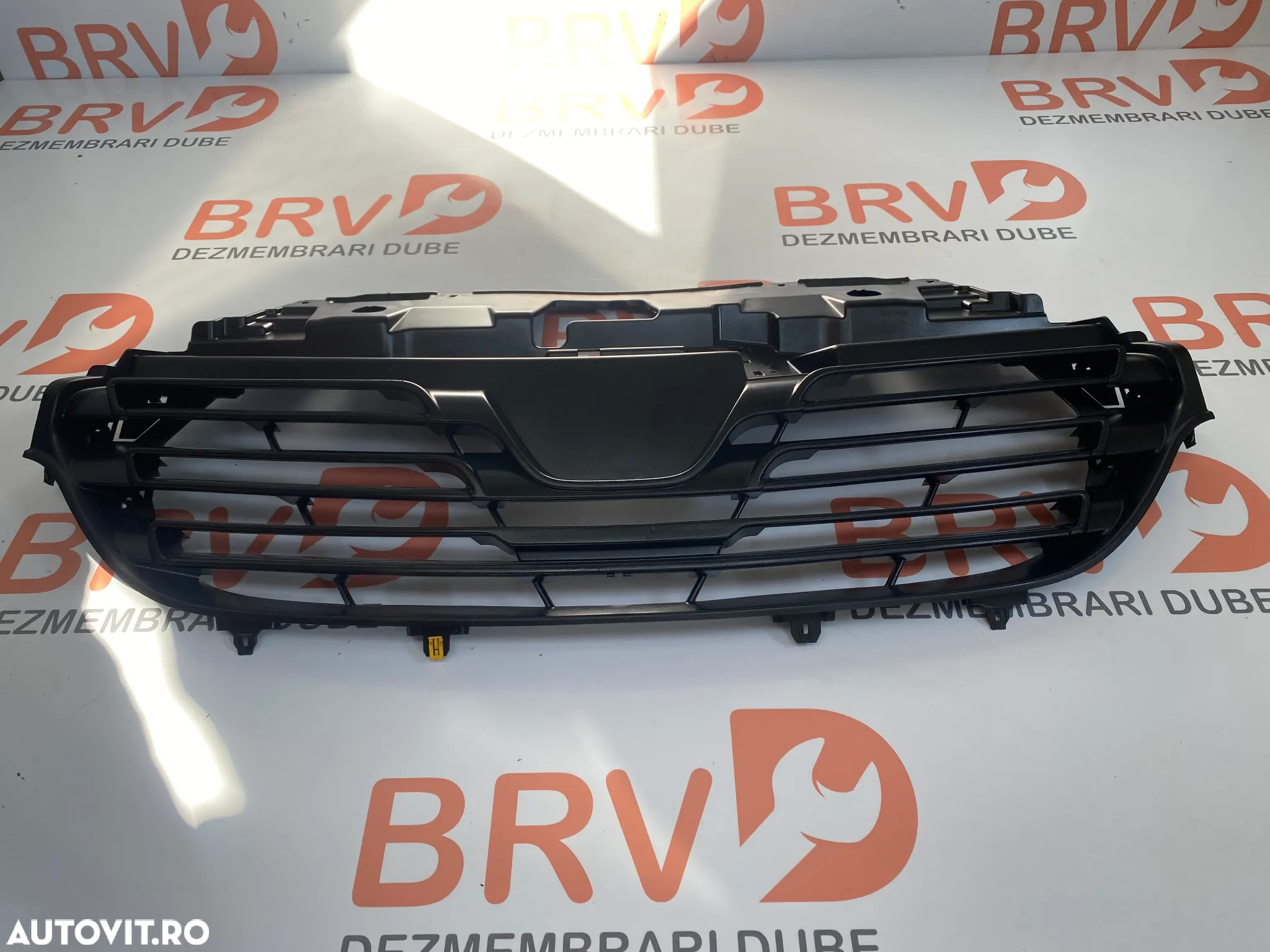 Grila capota pentru Renault Trafic Euro 5 / 6 an 2015-2020 - 2