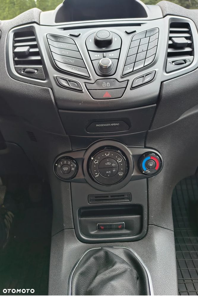 Ford Fiesta - 12