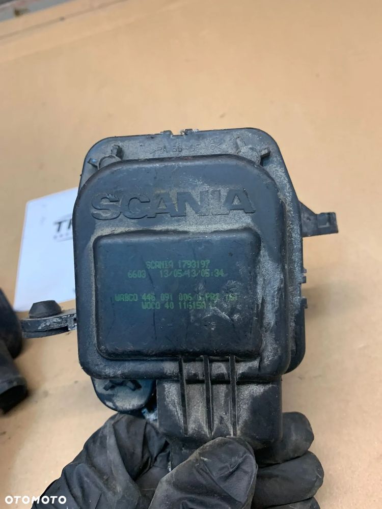 Zawór nagrzewnicy elektrozawór  Scania R 446091006 / 1793197 - 3