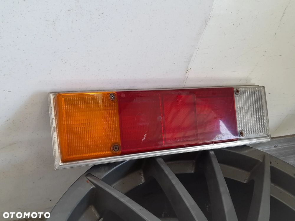 Lampa lewy tył Ford Capri MK2 Hella 74EG13435DA - 2