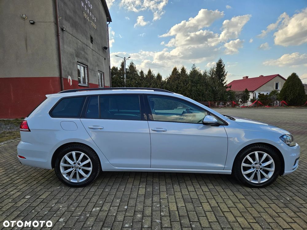 Volkswagen Golf - 6