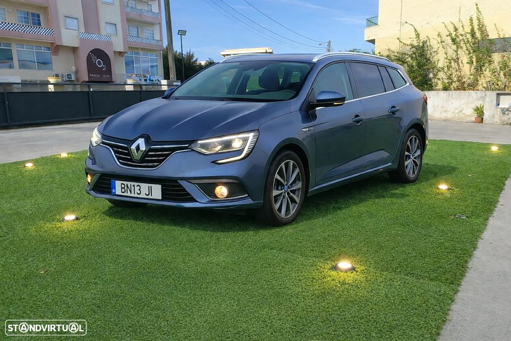 Renault Mégane Sport Tourer E-TECH Plug-in 160 R.S. LINE