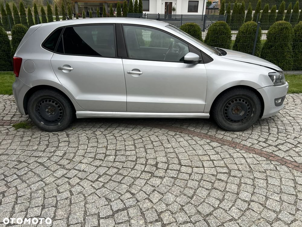 Volkswagen Polo 2011 photo 2
