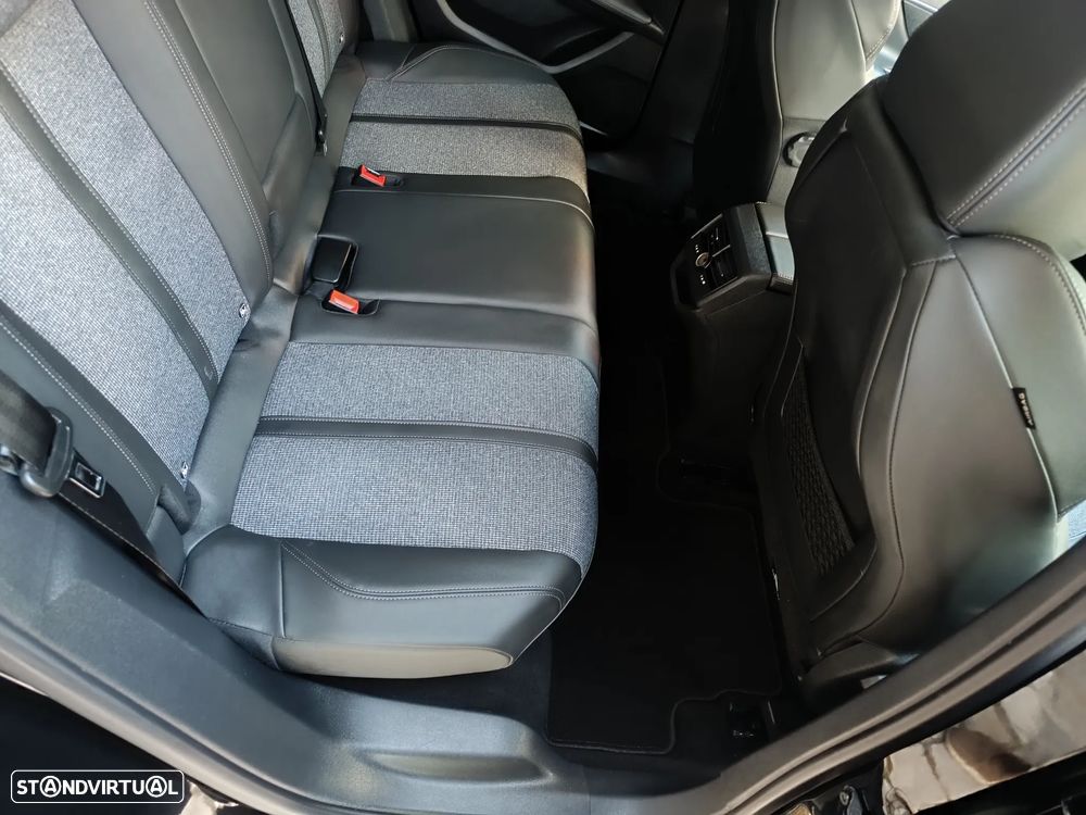 Peugeot 3008 1.2 PureTech Allure Pack EAT8 - 29