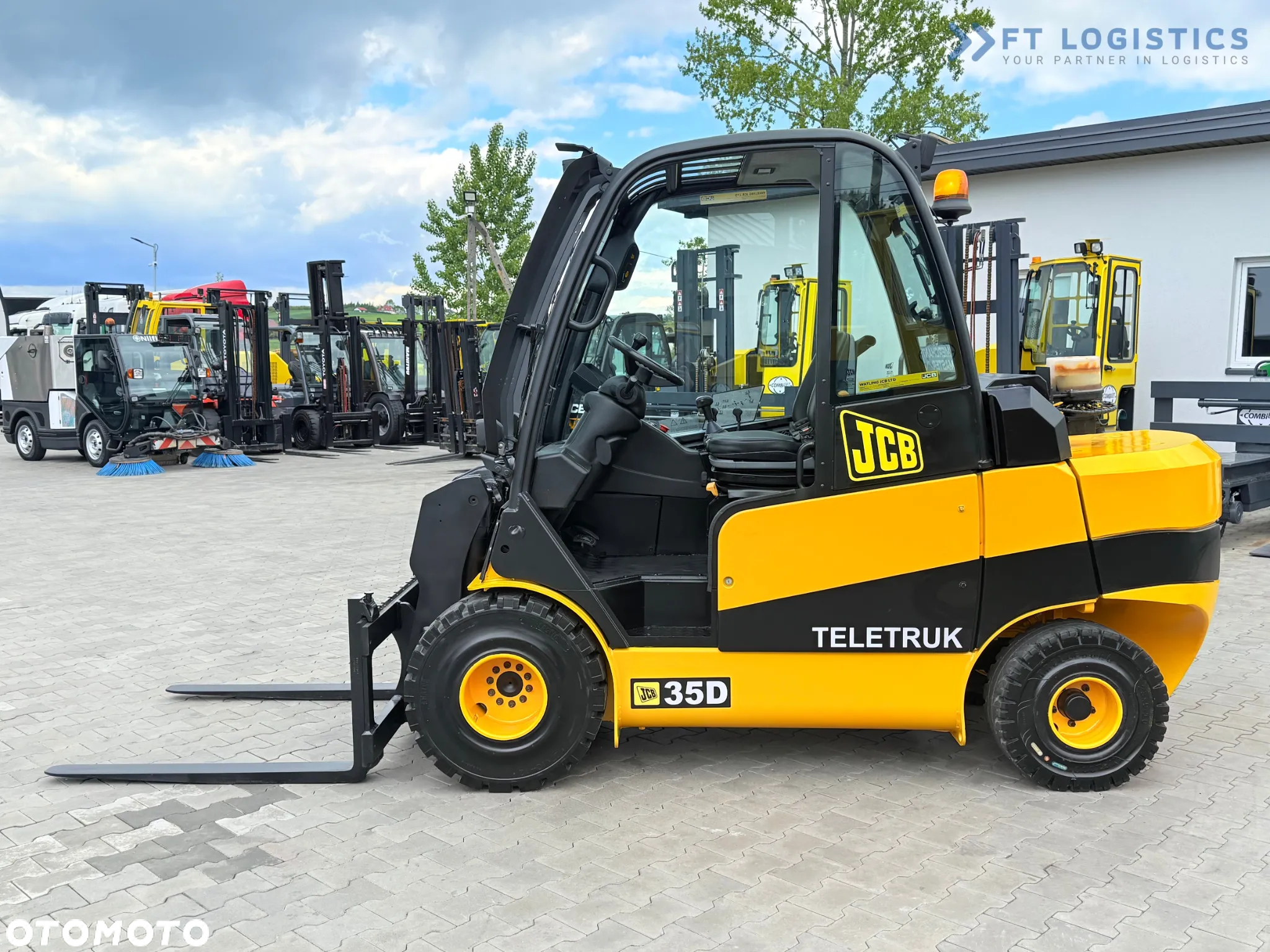 JCB TLT35D / DIESEL / KABINA / NOWE OPONY / 4450MM / TELESKOP - STAN IDEALNY - 4